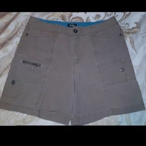 Cute Eddie Bauer Khaki shorts